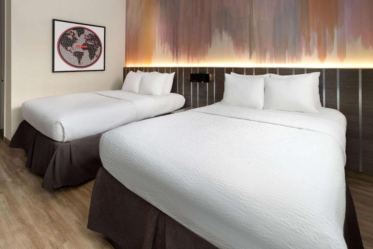 Ramada By Wyndham Bronx Hotel New York Eksteriør billede
