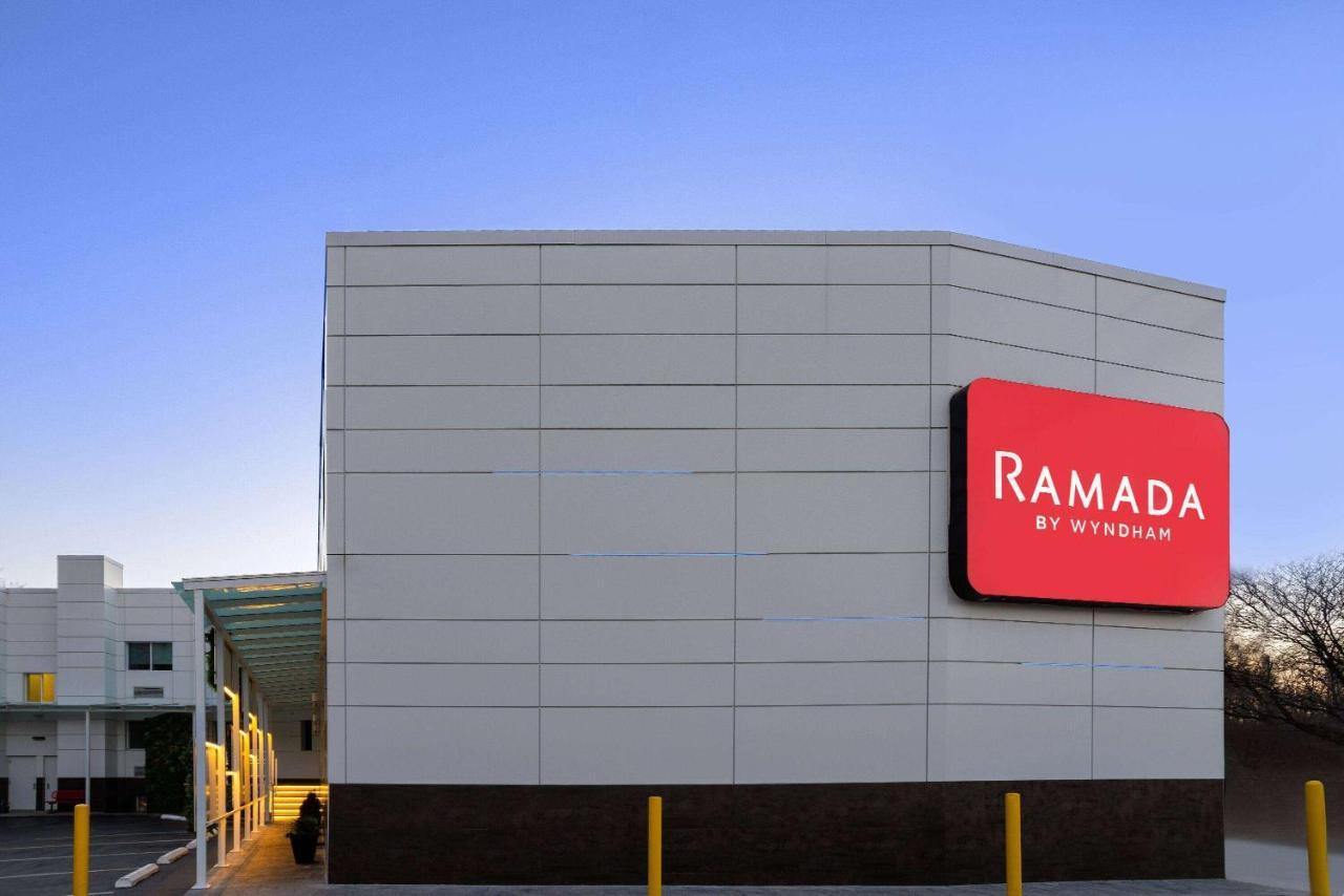 Ramada By Wyndham Bronx Hotel New York Eksteriør billede