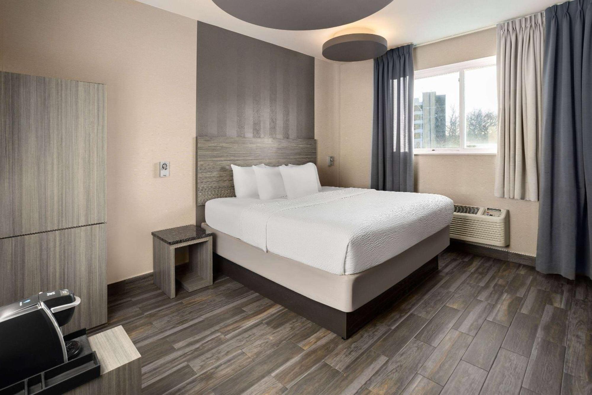 Ramada By Wyndham Bronx Hotel New York Eksteriør billede