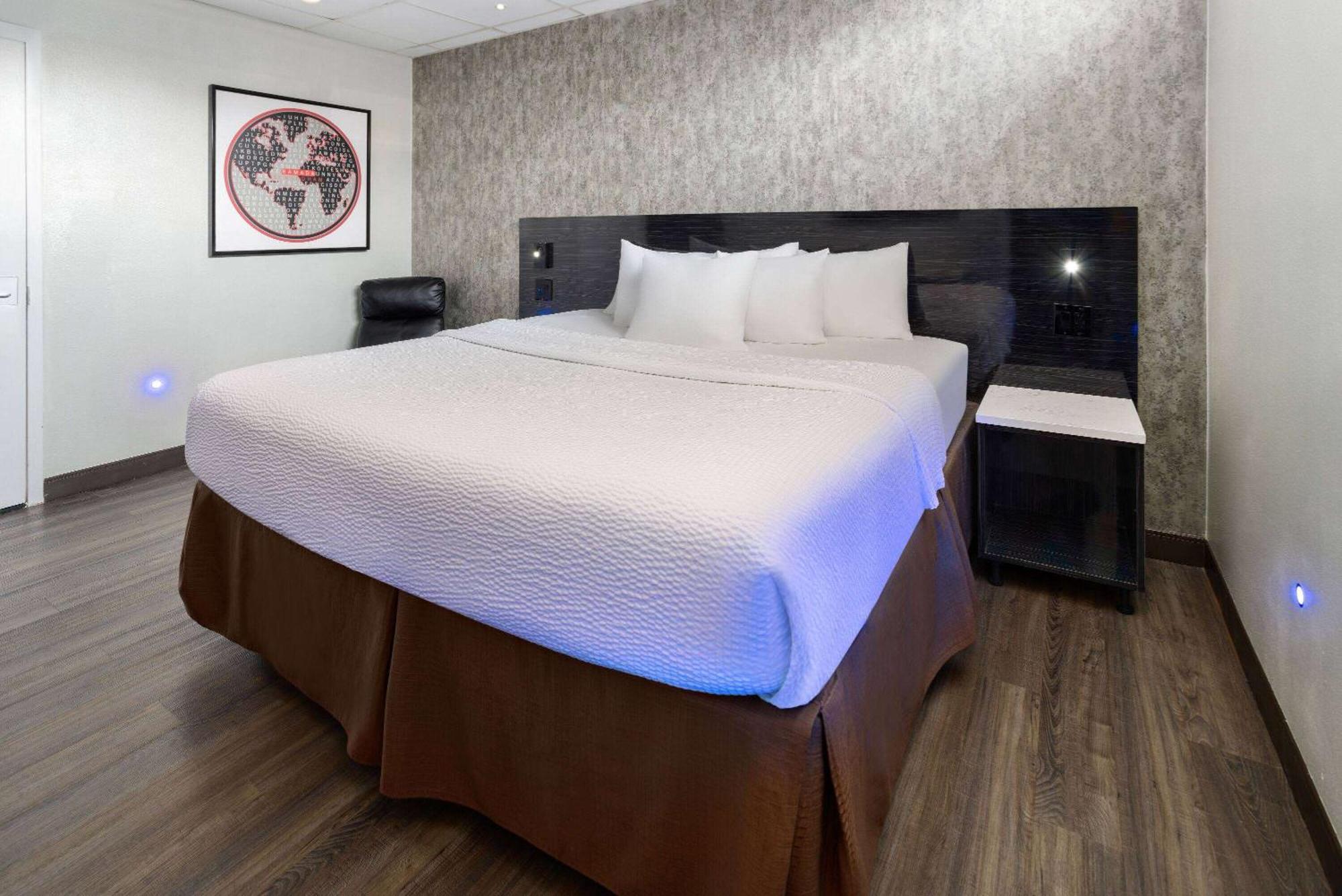 Ramada By Wyndham Bronx Hotel New York Eksteriør billede