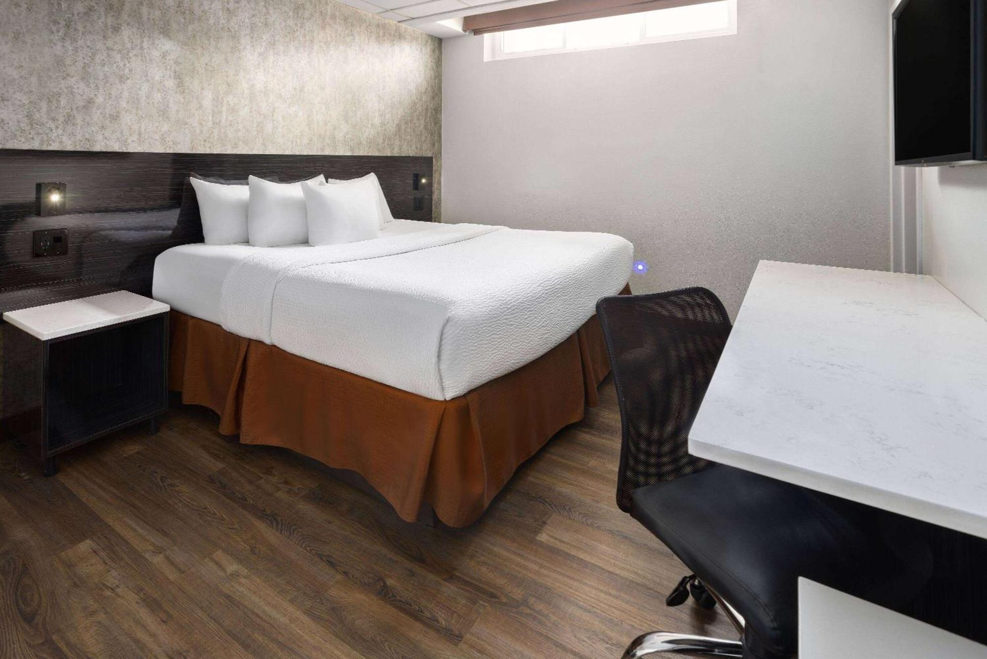 Ramada By Wyndham Bronx Hotel New York Eksteriør billede