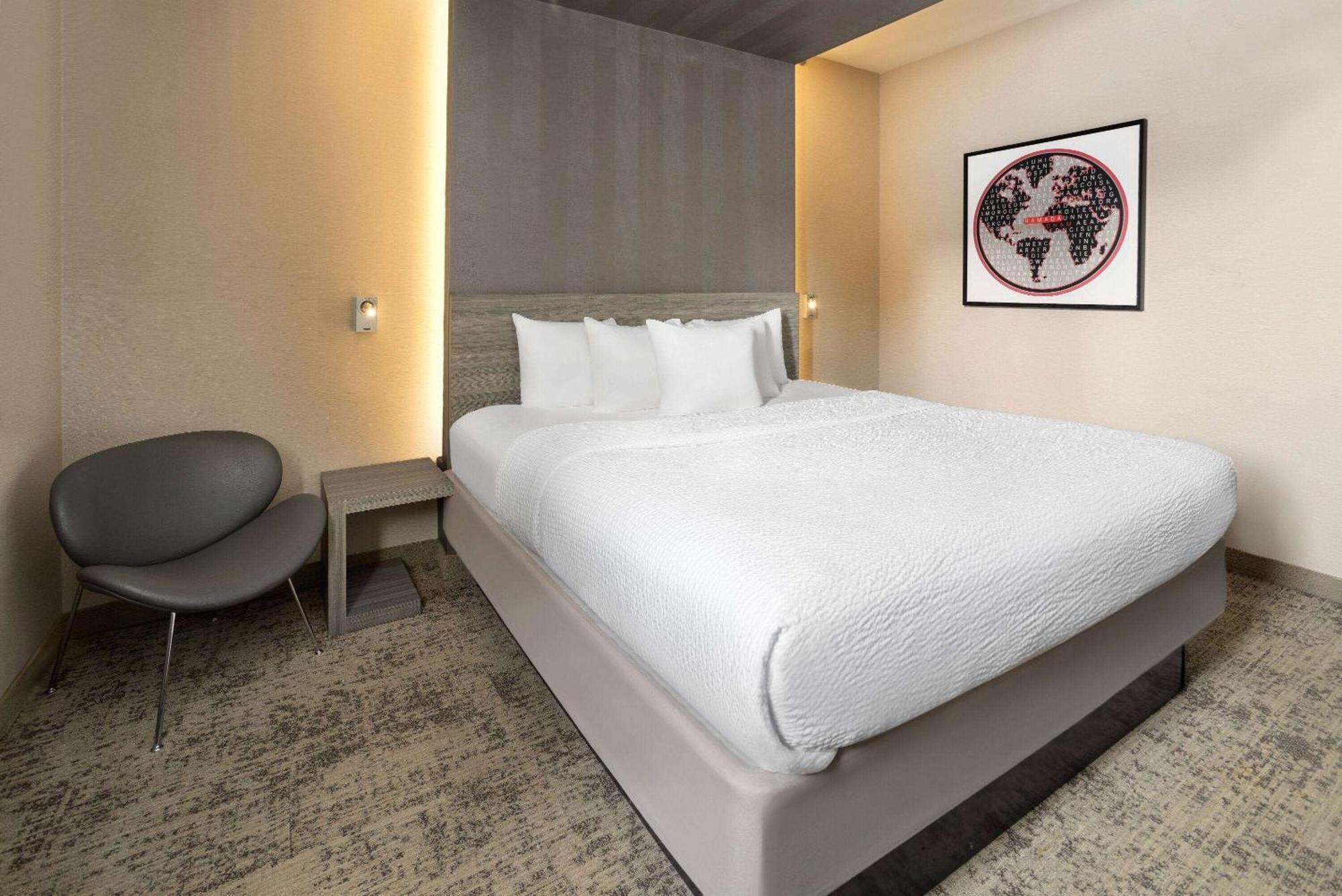 Ramada By Wyndham Bronx Hotel New York Eksteriør billede